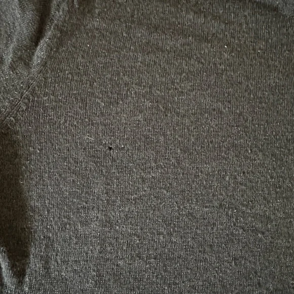 Calvin Klein Gray V-Neck Sweater size large nice sweater with fixable flaws - Picture 6 of 7